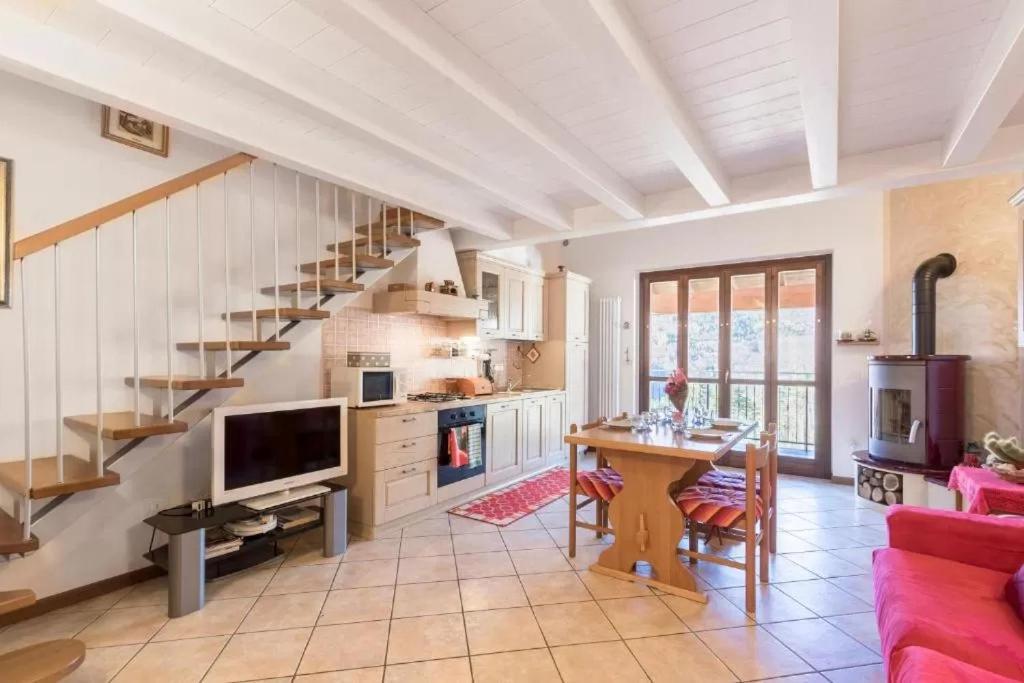 Casa Vacanze Rosalba Ferrara di Monte Baldo 외부 사진