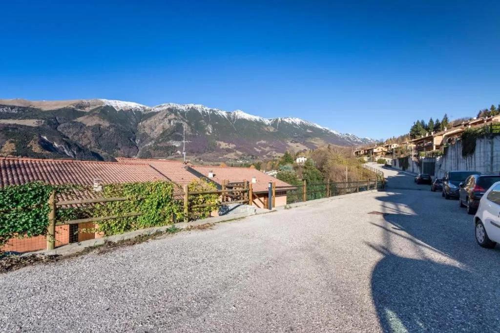 Casa Vacanze Rosalba Ferrara di Monte Baldo 외부 사진