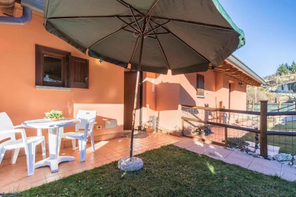 Casa Vacanze Rosalba Ferrara di Monte Baldo 외부 사진
